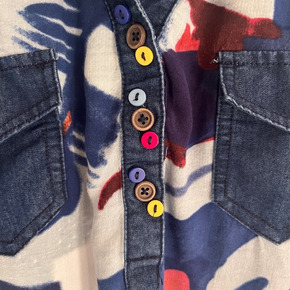 Desigual shirt flower print . Such a fun design . XS - Picture 5 of 9